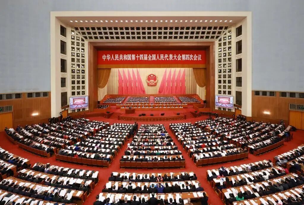枣庄应用技术职业学院干部师生热议全国两会！