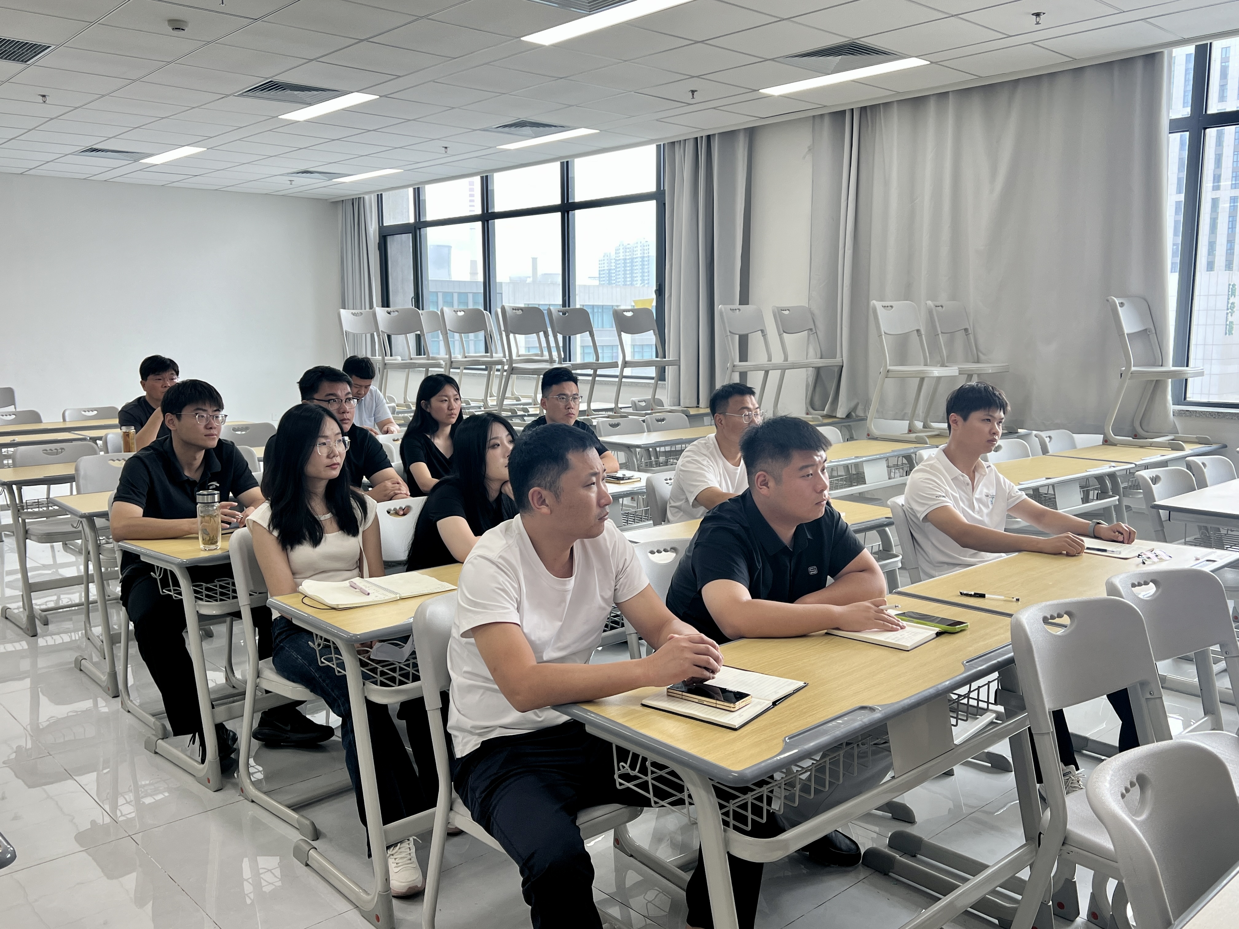 蓄能充电强本领，笃行实干育新人｜电子信息学院辅导员暑期专题培训顺利开展
